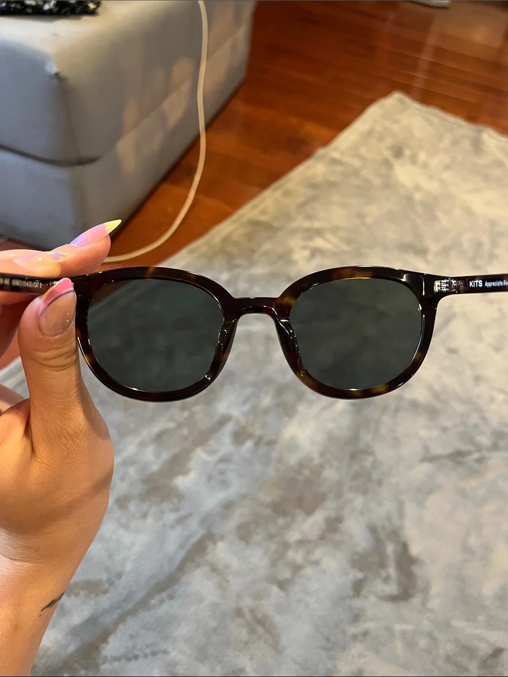Black Round Sunglasses for Women - Classic Sun Protection